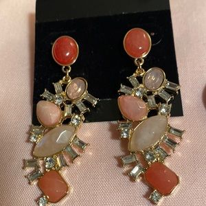 Costume Jewelry, Goldtone, & Pink Beads, Dangling Earrings, Beautiful 🔥⭐️🔥💕🔥